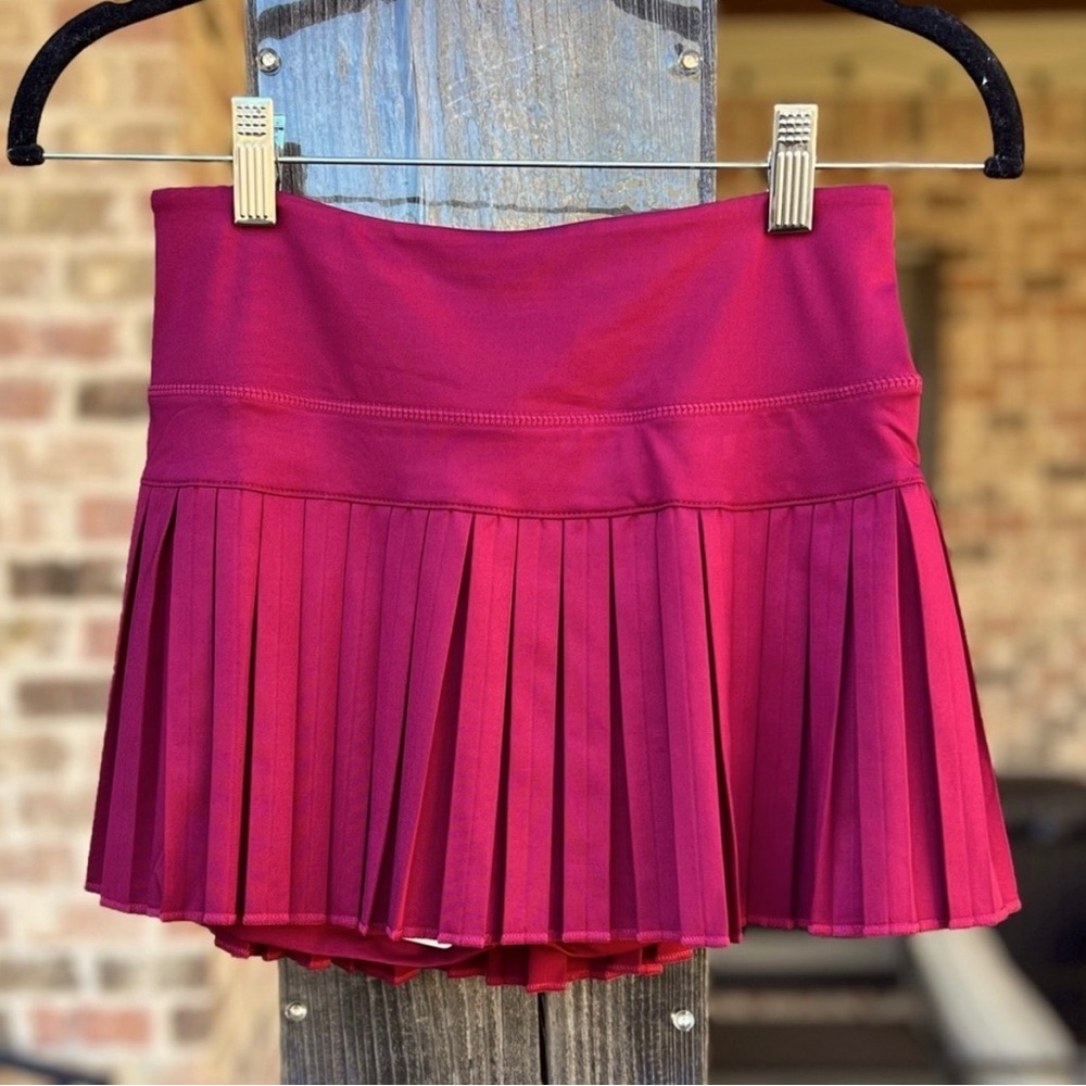 Tennis skirt. Goldhinge. Size small. Maroon. NWT